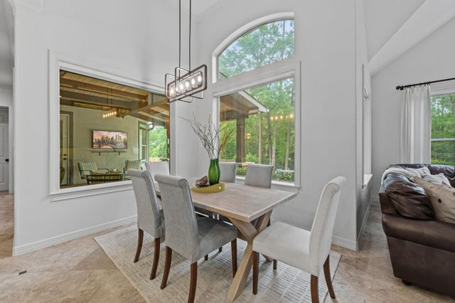 63 W Horizon Ridge Place, The Woodlands, TX 77381