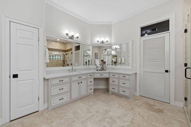 63 W Horizon Ridge Place, The Woodlands, TX 77381