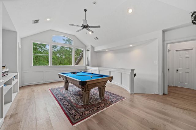 63 W Horizon Ridge Place, The Woodlands, TX 77381