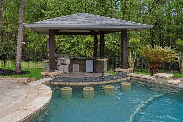 63 W Horizon Ridge Place, The Woodlands, TX 77381