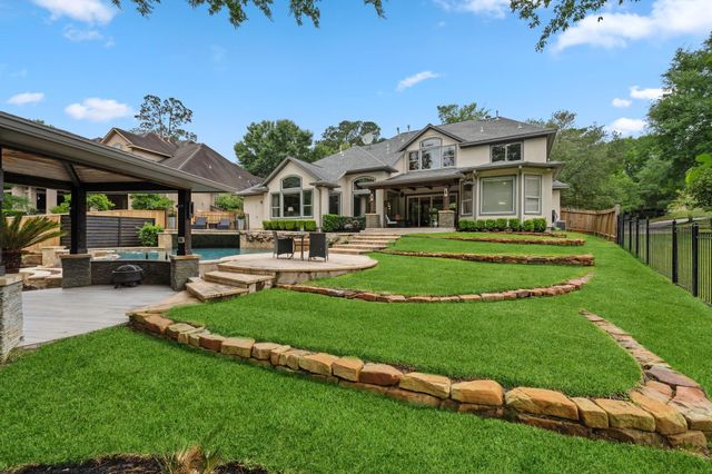 63 W Horizon Ridge Place, The Woodlands, TX 77381