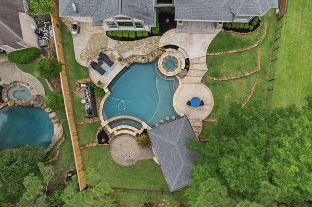 63 W Horizon Ridge Place, The Woodlands, TX 77381