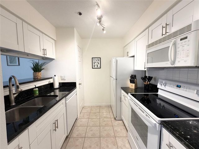 1000 W HORATIO STREET 111, Tampa, FL 33606