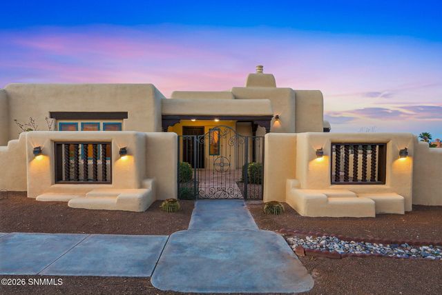 6738 Desert Blossom Road, Las Cruces, NM 88007