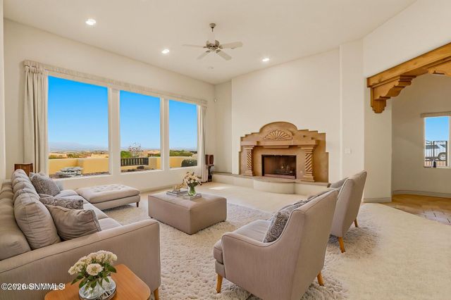 6738 Desert Blossom Road, Las Cruces, NM 88007