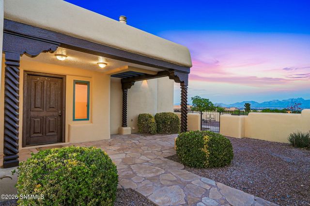 6738 Desert Blossom Road, Las Cruces, NM 88007