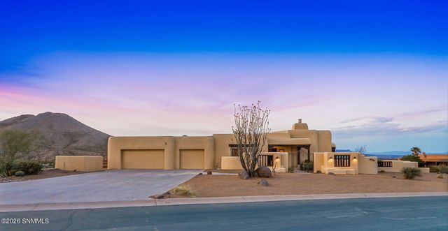 6738 Desert Blossom Road, Las Cruces, NM 88007