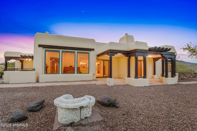 6738 Desert Blossom Road, Las Cruces, NM 88007