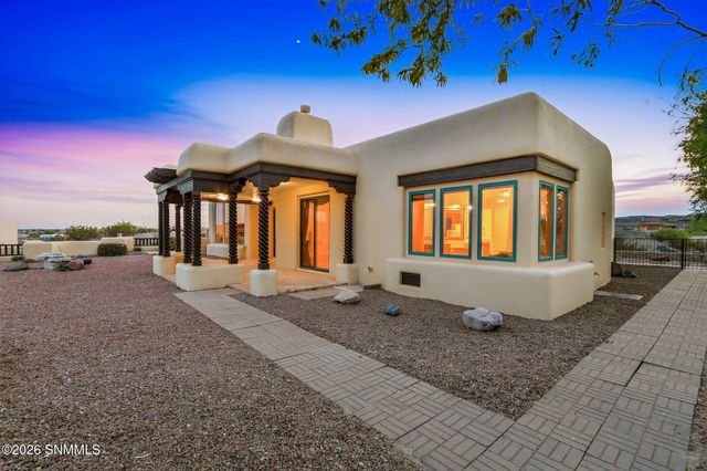 6738 Desert Blossom Road, Las Cruces, NM 88007