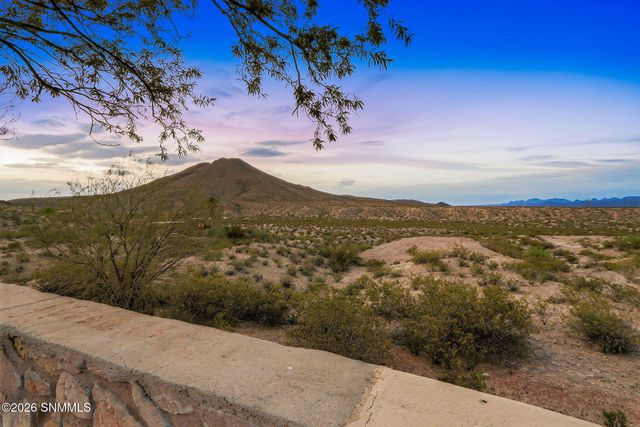 6738 Desert Blossom Road, Las Cruces, NM 88007