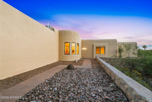 6738 Desert Blossom Road, Las Cruces, NM 88007