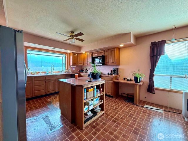 141 Filbert Road, Silver Creek, WA 98585