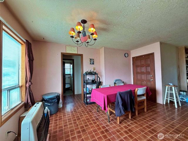 141 Filbert Road, Silver Creek, WA 98585