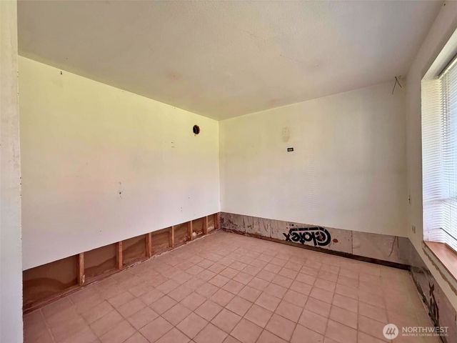 141 Filbert Road, Silver Creek, WA 98585