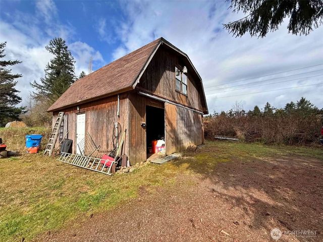 141 Filbert Road, Silver Creek, WA 98585