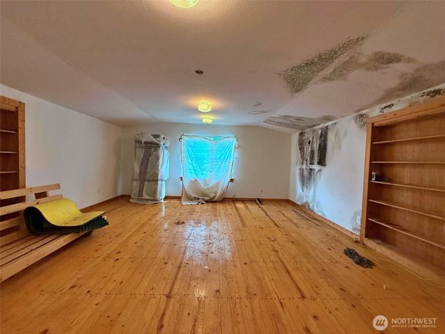 141 Filbert Road, Silver Creek, WA 98585