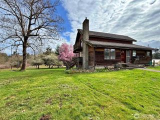 141 Filbert Road, Silver Creek, WA 98585