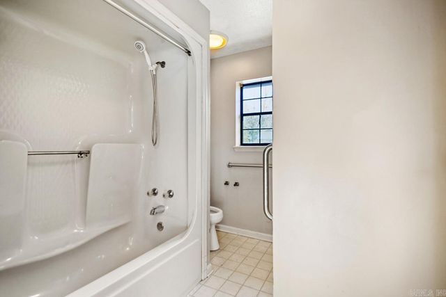 3605 Jamie Lynn Dr, Little Rock, AR 72206