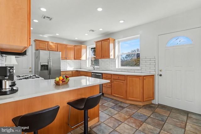 5610 HOUGHTON ST, Philadelphia, PA 19128