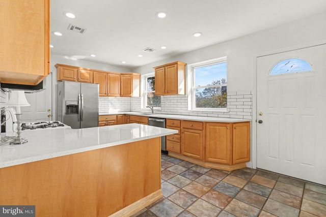 5610 HOUGHTON ST, Philadelphia, PA 19128