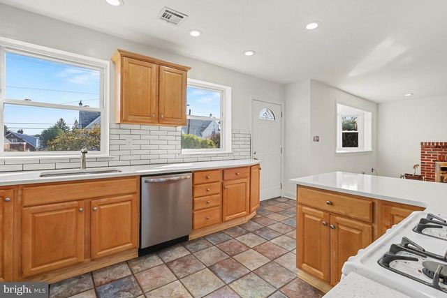 5610 HOUGHTON ST, Philadelphia, PA 19128