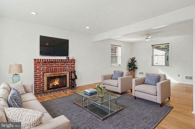 5610 HOUGHTON ST, Philadelphia, PA 19128