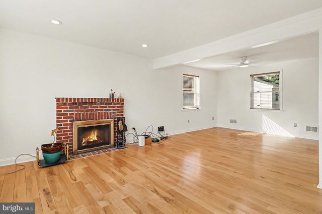 5610 HOUGHTON ST, Philadelphia, PA 19128