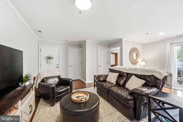 326 NICHOLAS DR, Delran, NJ 08075