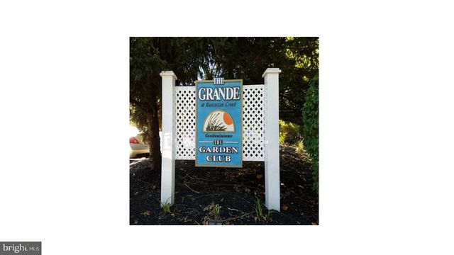 326 NICHOLAS DR, Delran, NJ 08075