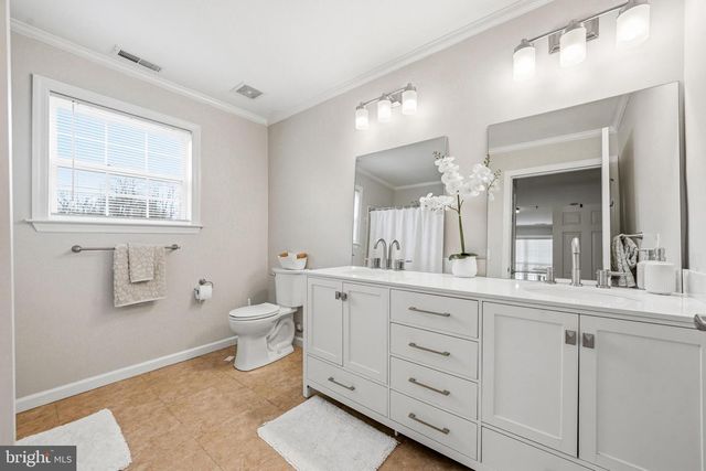 326 NICHOLAS DR, Delran, NJ 08075