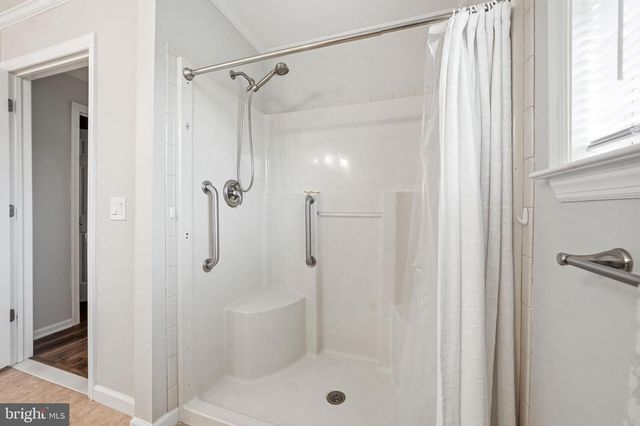 326 NICHOLAS DR, Delran, NJ 08075