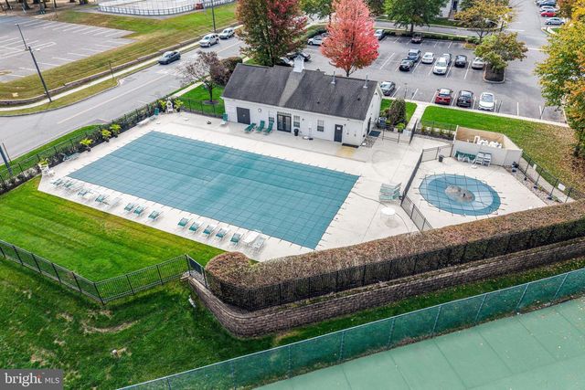 326 NICHOLAS DR, Delran, NJ 08075