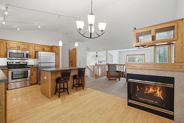 1222 Fallbrook Lane, Woodbury, MN 55125