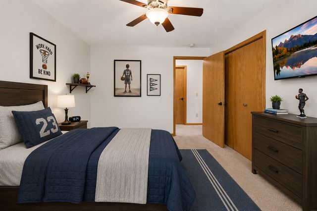 1222 Fallbrook Lane, Woodbury, MN 55125