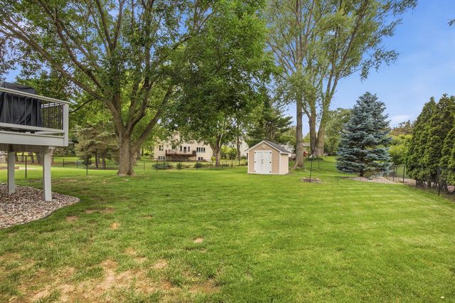 1222 Fallbrook Lane, Woodbury, MN 55125