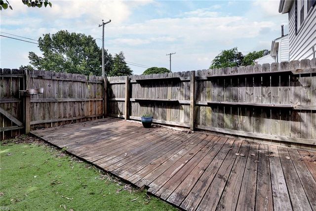 149 Towne Square DR, Newport News, VA 23607