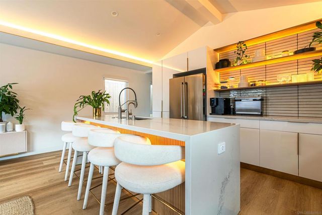 2945 B St, San Diego, CA 92102