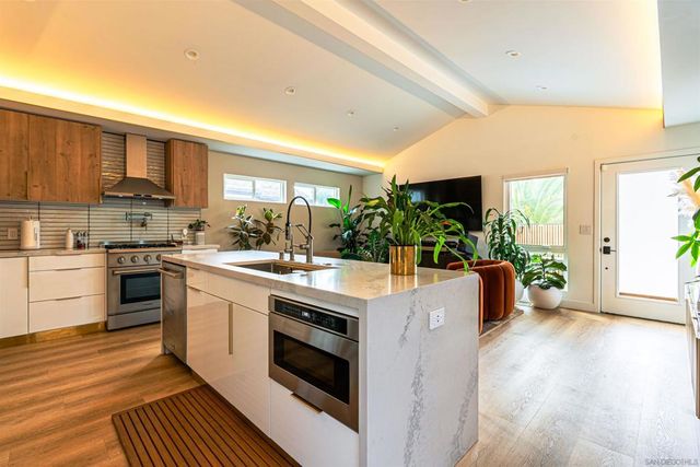 2945 B St, San Diego, CA 92102