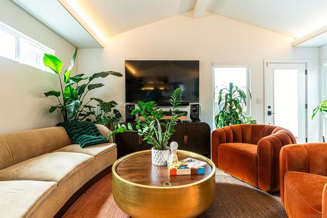 2945 B St, San Diego, CA 92102