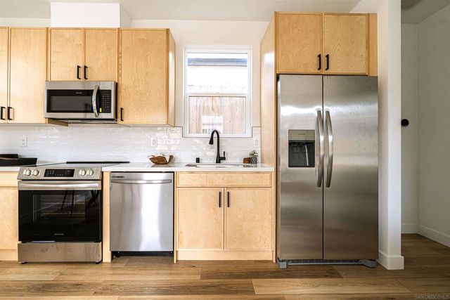 2945 B St, San Diego, CA 92102