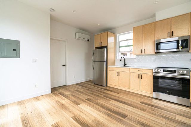 2945 B St, San Diego, CA 92102