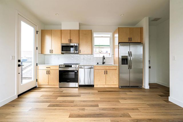 2945 B St, San Diego, CA 92102