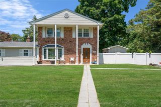 5 Fox Road, Middle Island, NY 11953