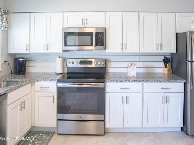 228B Buckingham Court, Lakewood, NJ 08701