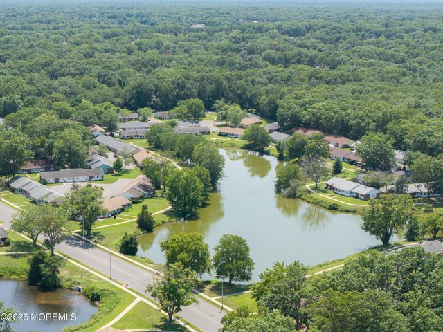 228B Buckingham Court, Lakewood, NJ 08701