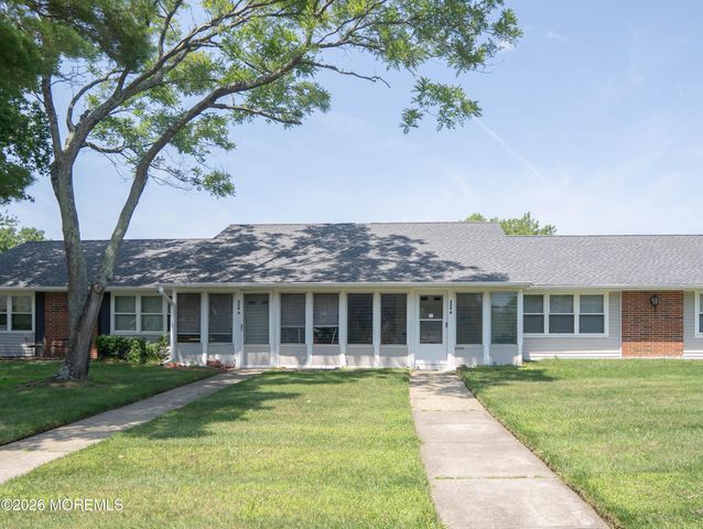 228B Buckingham Court, Lakewood, NJ 08701