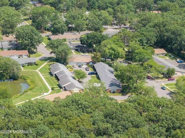 228B Buckingham Court, Lakewood, NJ 08701