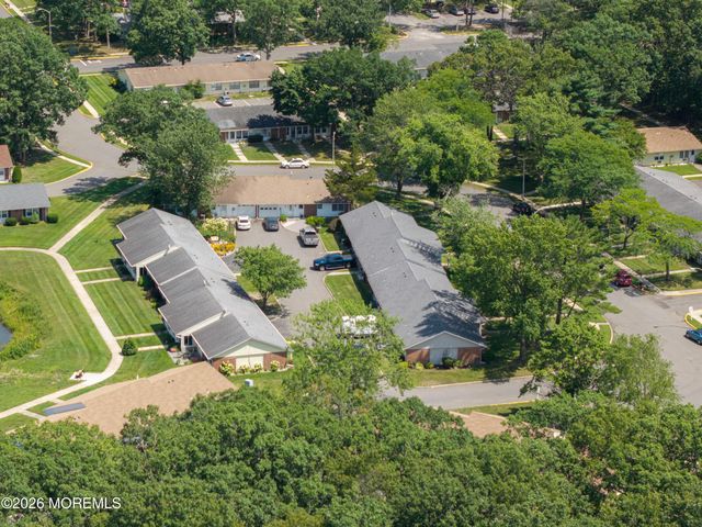 228B Buckingham Court, Lakewood, NJ 08701