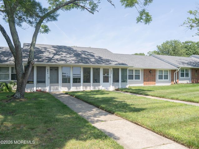 228B Buckingham Court, Lakewood, NJ 08701