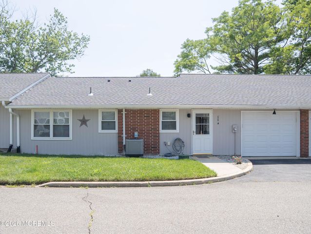 228B Buckingham Court, Lakewood, NJ 08701